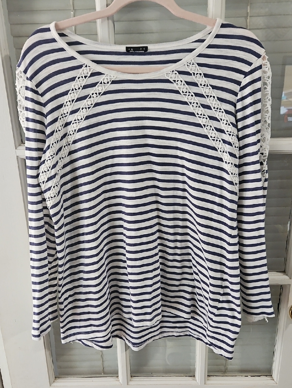 ❤️ Hannah Navy & White Striped Lace-Inset Long Sleeve Top. Sz L